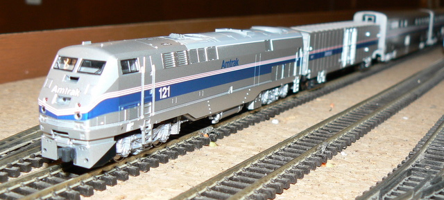 Garry W\'s N-Scale Amtrak loco - with sound