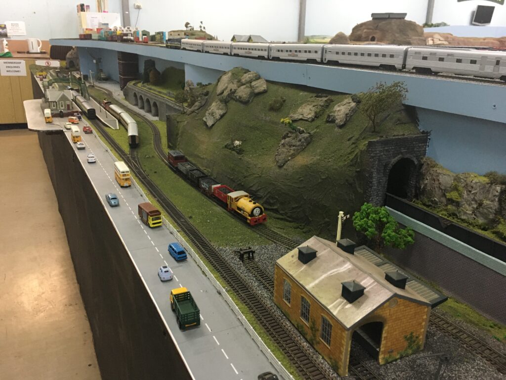 Ho store scale layout